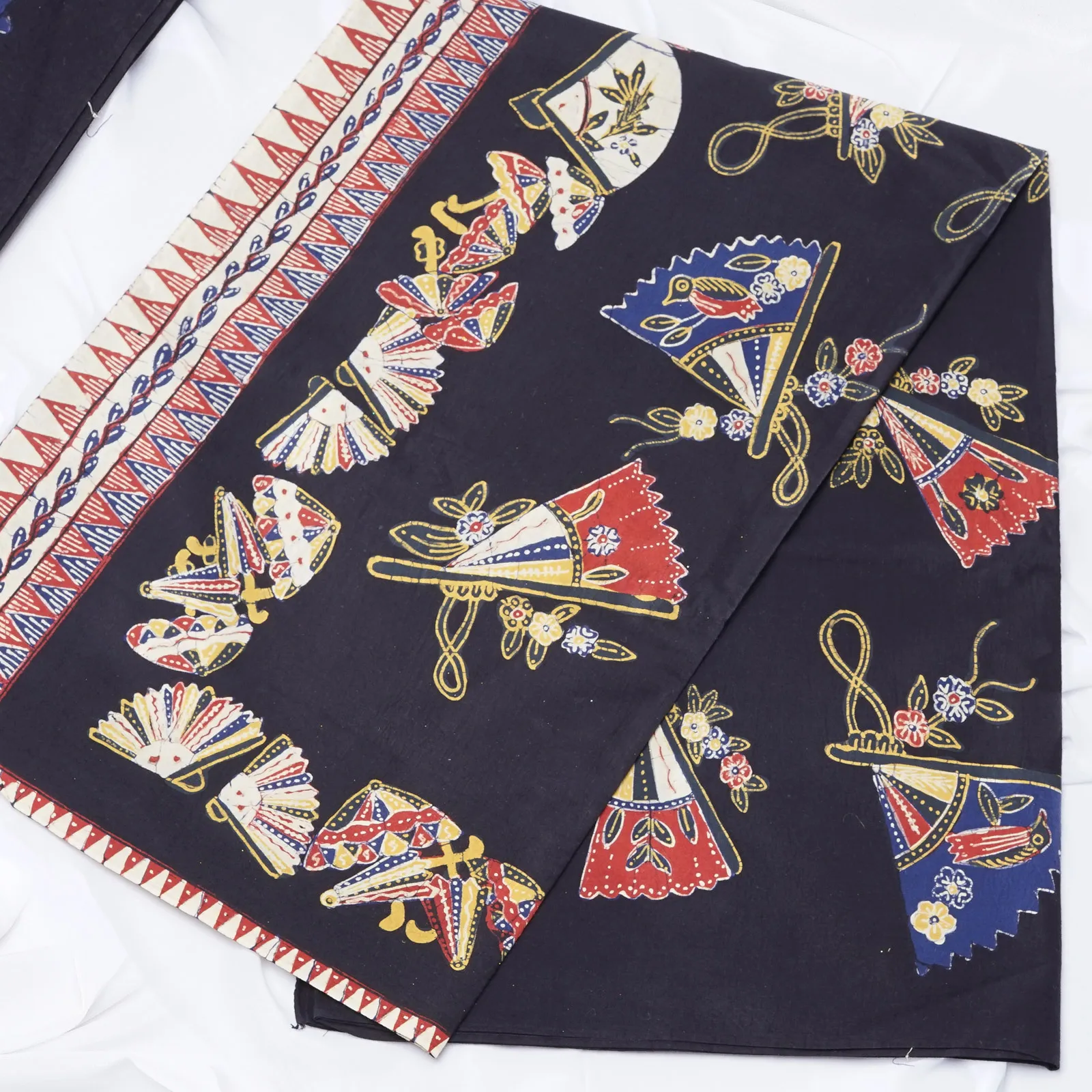 (KAM-029) Kain Pengantin Sunda Garutan Hitam Kipas