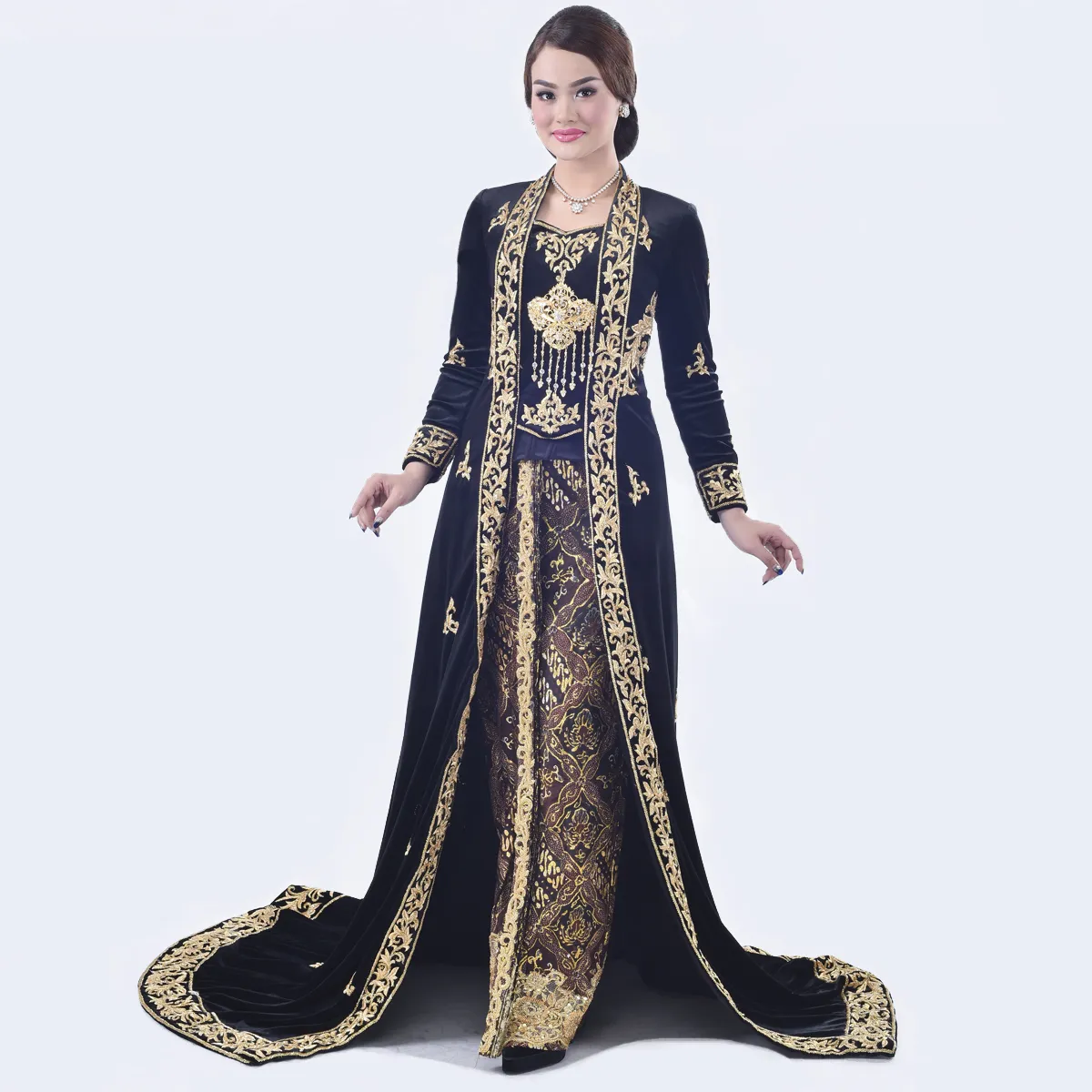 (KE-019) Kebaya Pengantin Bludru Hitam Elida