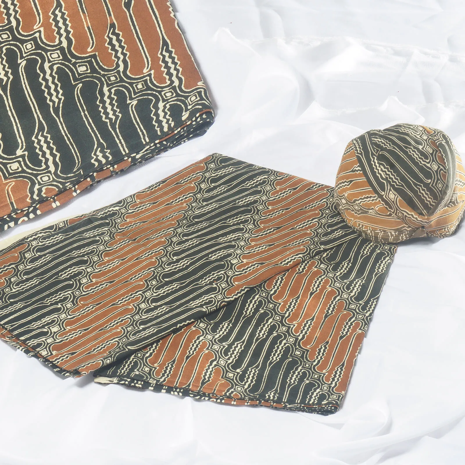 (KAT-046) Kain Sunda Lereng Keris