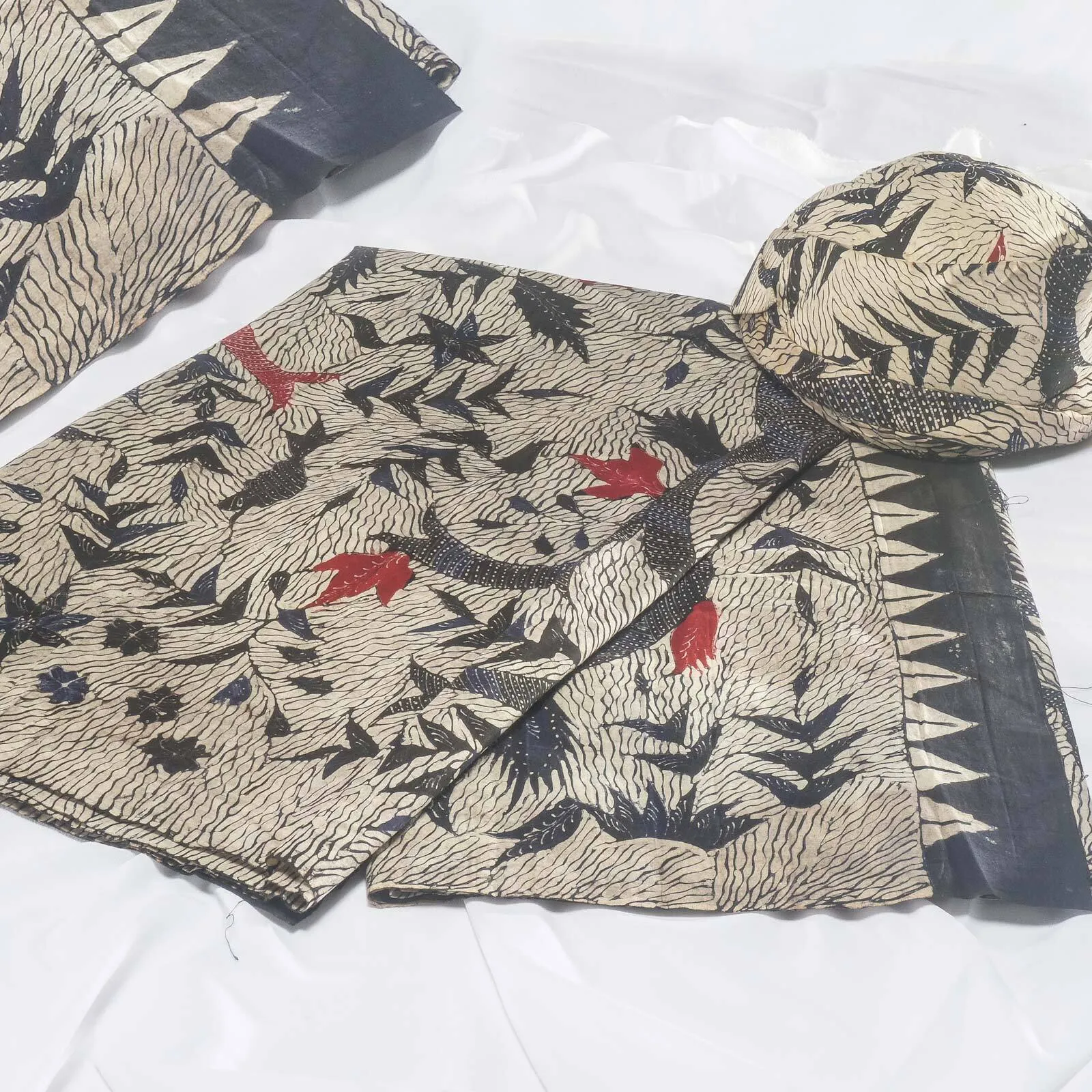 (KAT-064) Kain Madura Ramok Merah