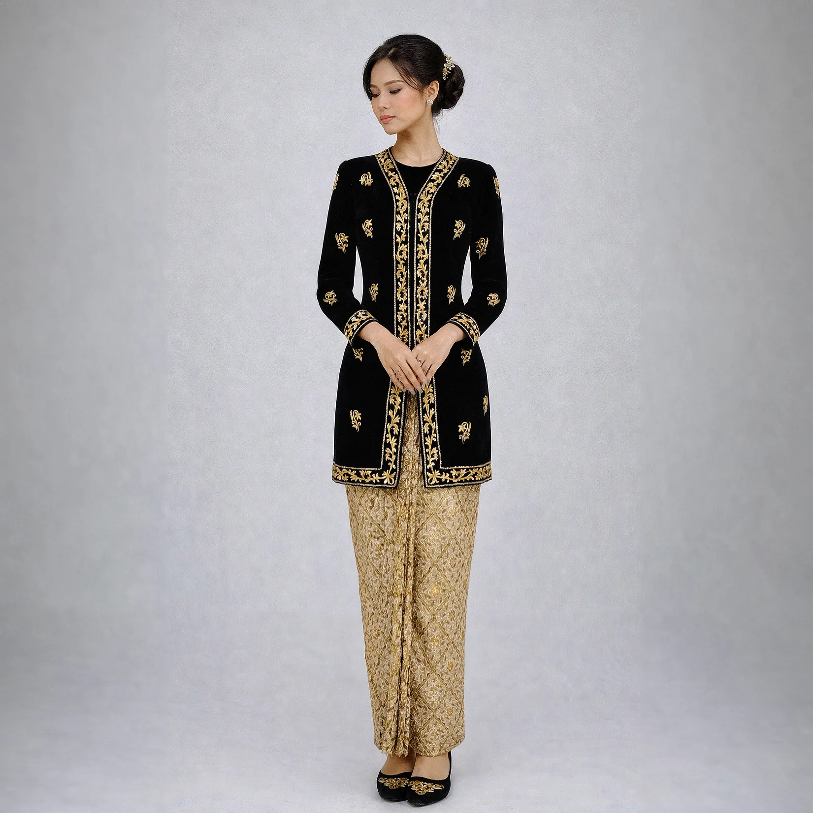 (KE-164) Kebaya Pengantin Bludru Navy Jihan II