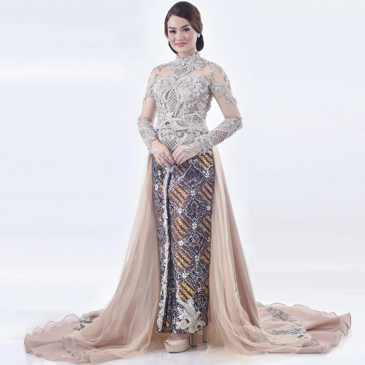 (KE-038) Kebaya Pengantin Coklat Silver Diamond