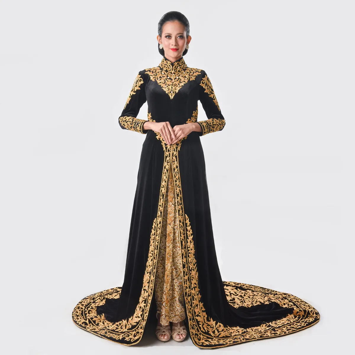 (KE-020) Kebaya Pengantin Bludru Hitam Puspita