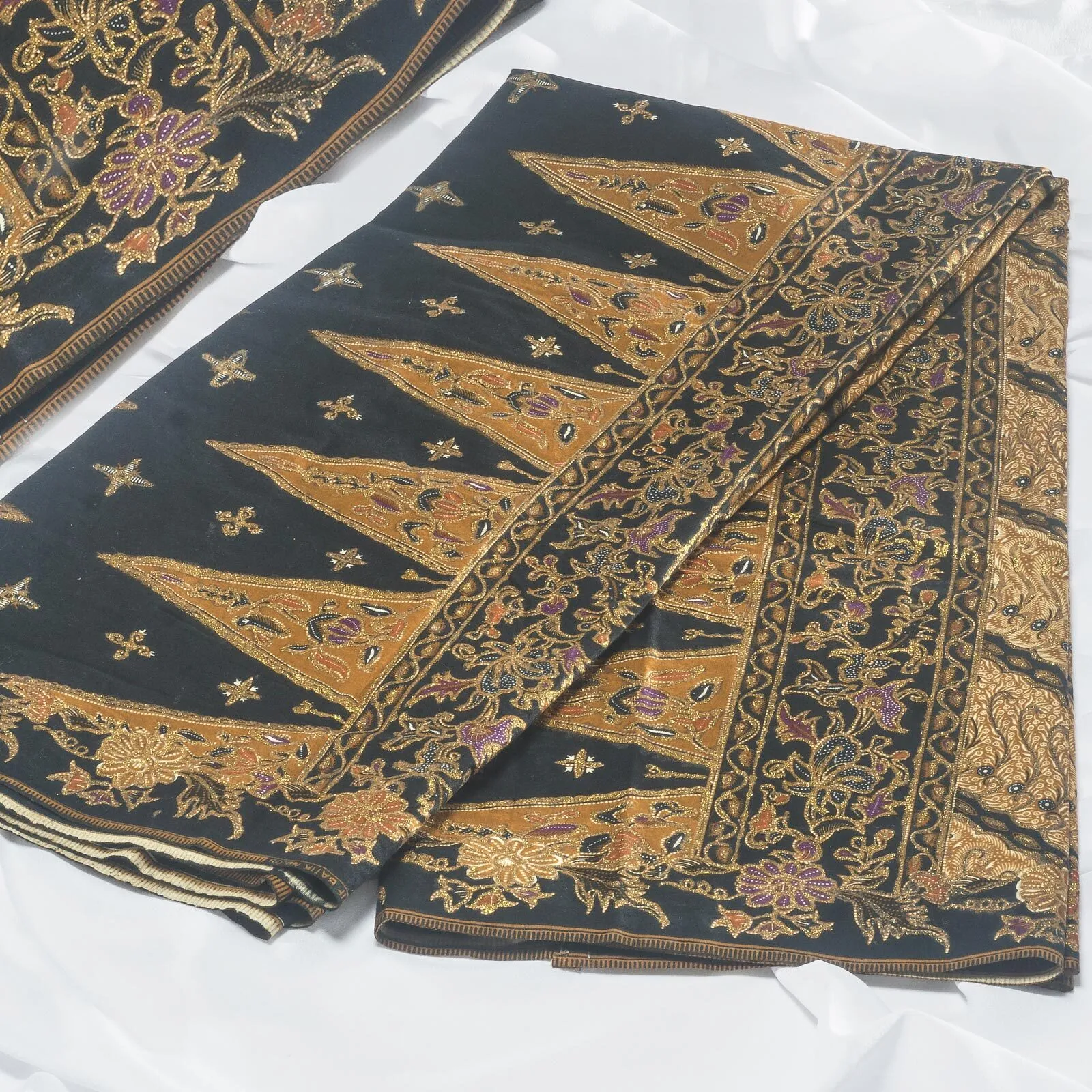 (KAT-003) Kain Betawi Hitam Emas Irma