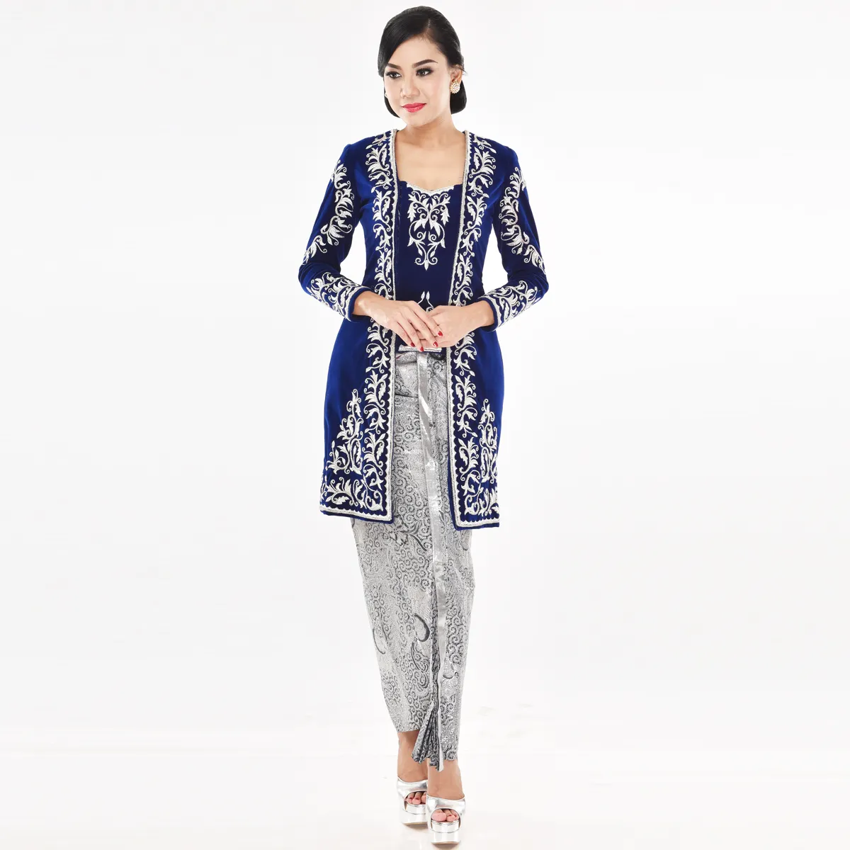 (KE-012) Kebaya Pengantin Bludru Biru Silver Ami