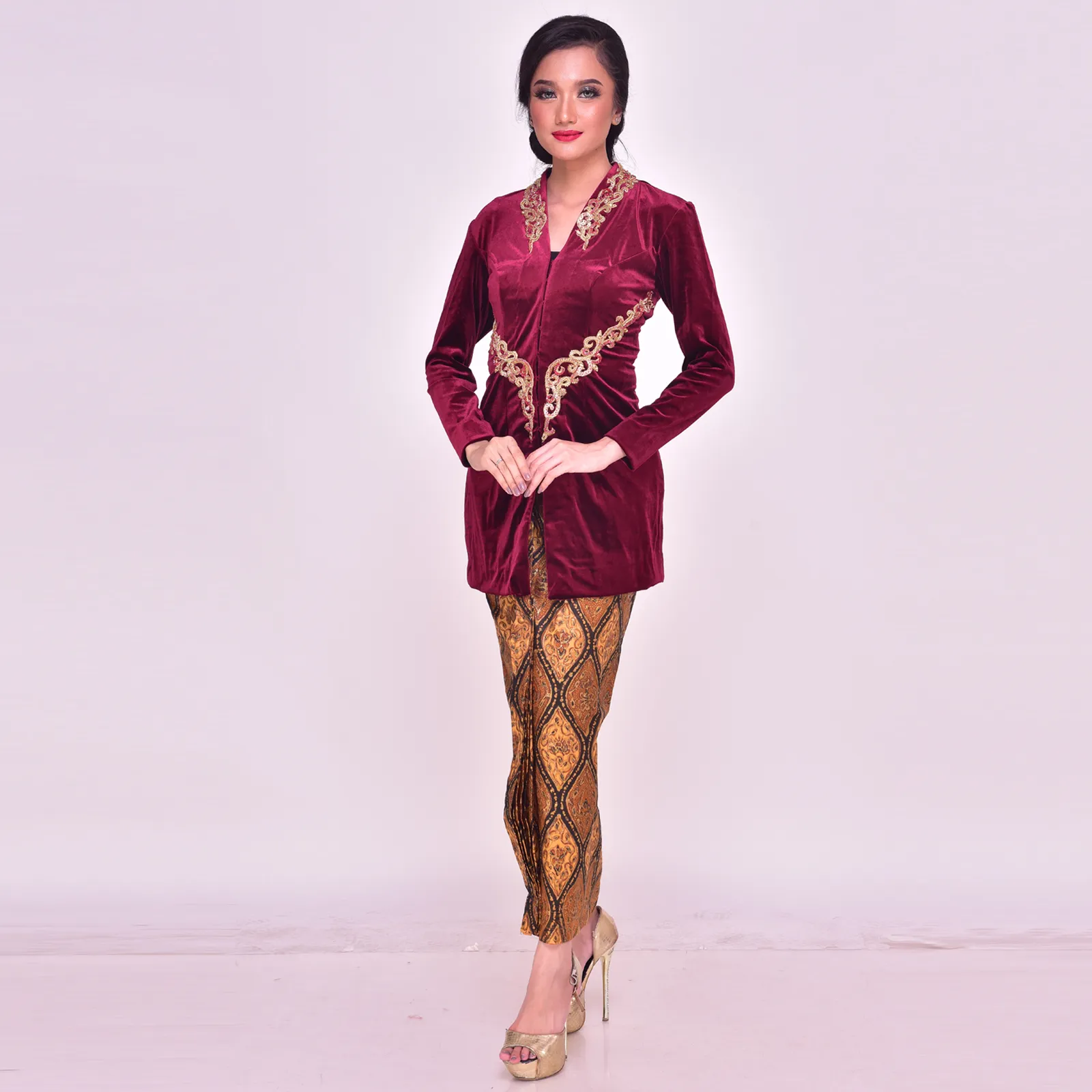 (BT-046) Kebaya Bridesmaid/Engagement/Graduation Bludru Marun