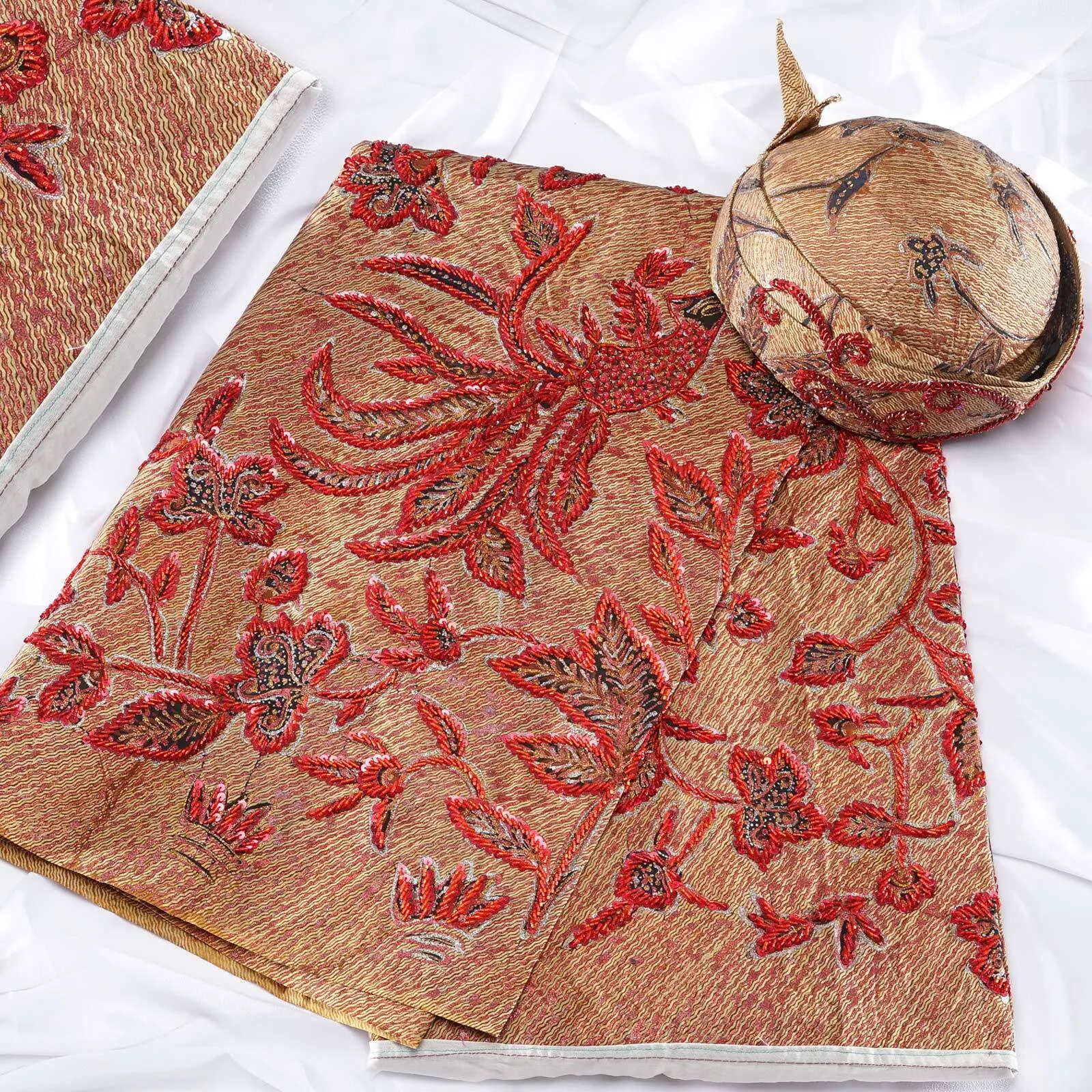 (KAM-048) Kain Pengantin Madura Merah Bu Nani