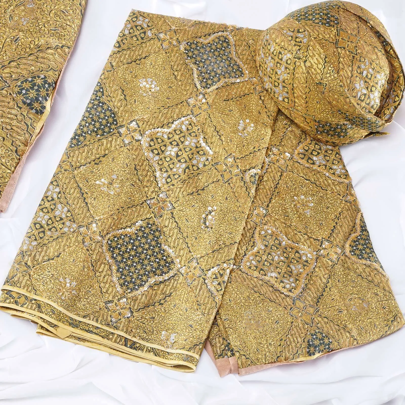 (KAM-100) Kain Pengantin Sunda/Solo Suryo Kencono Baru