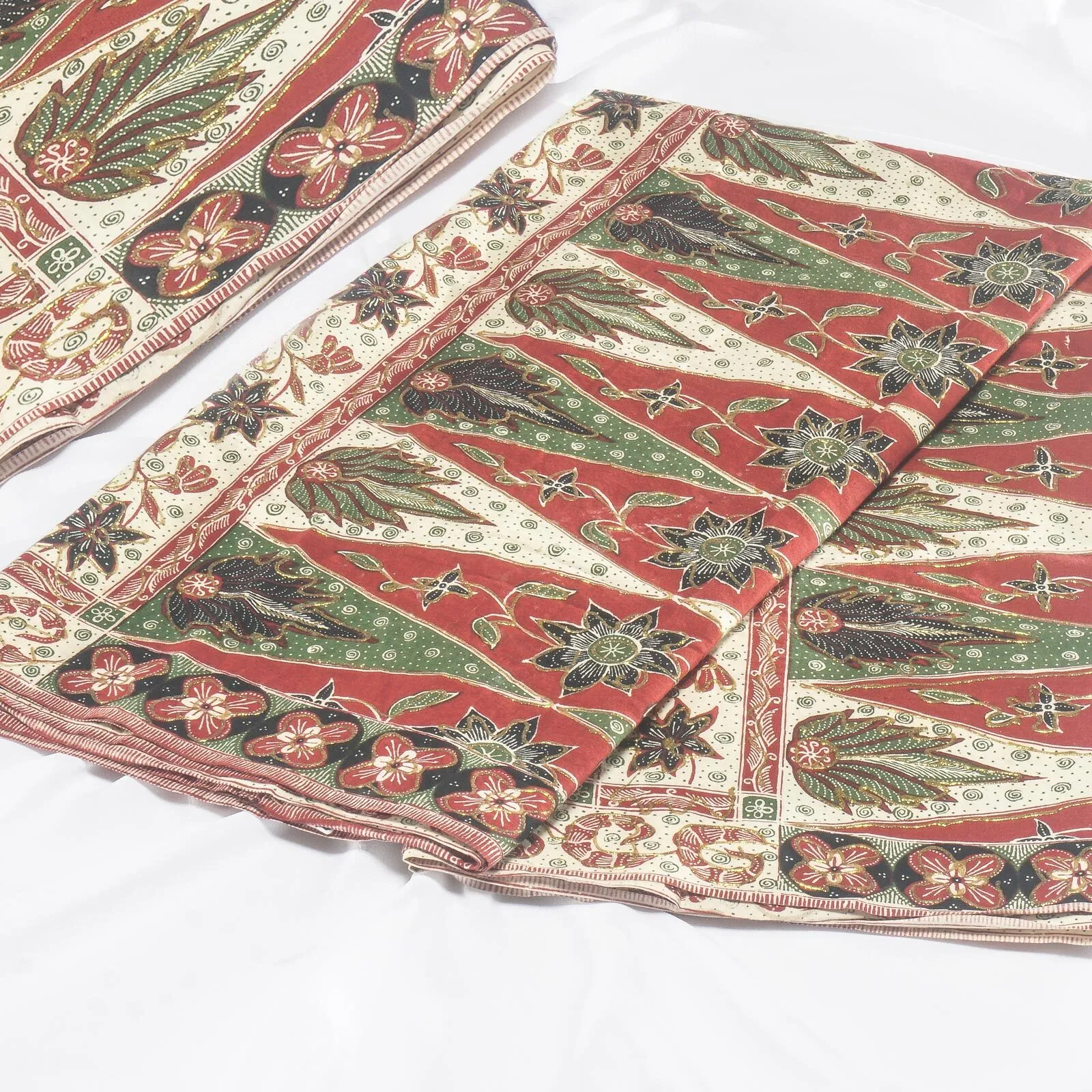 (KAT-004) Kain Betawi Merah Tumpal Hijau