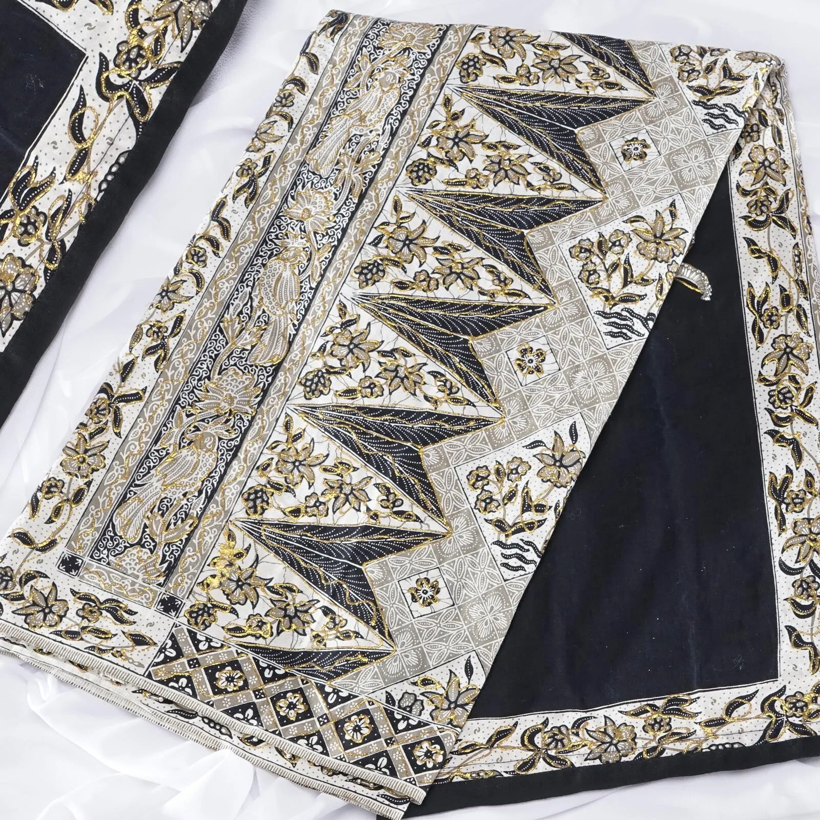 (KAM-007) Kain Pengantin Betawi Hitam Silver Opan