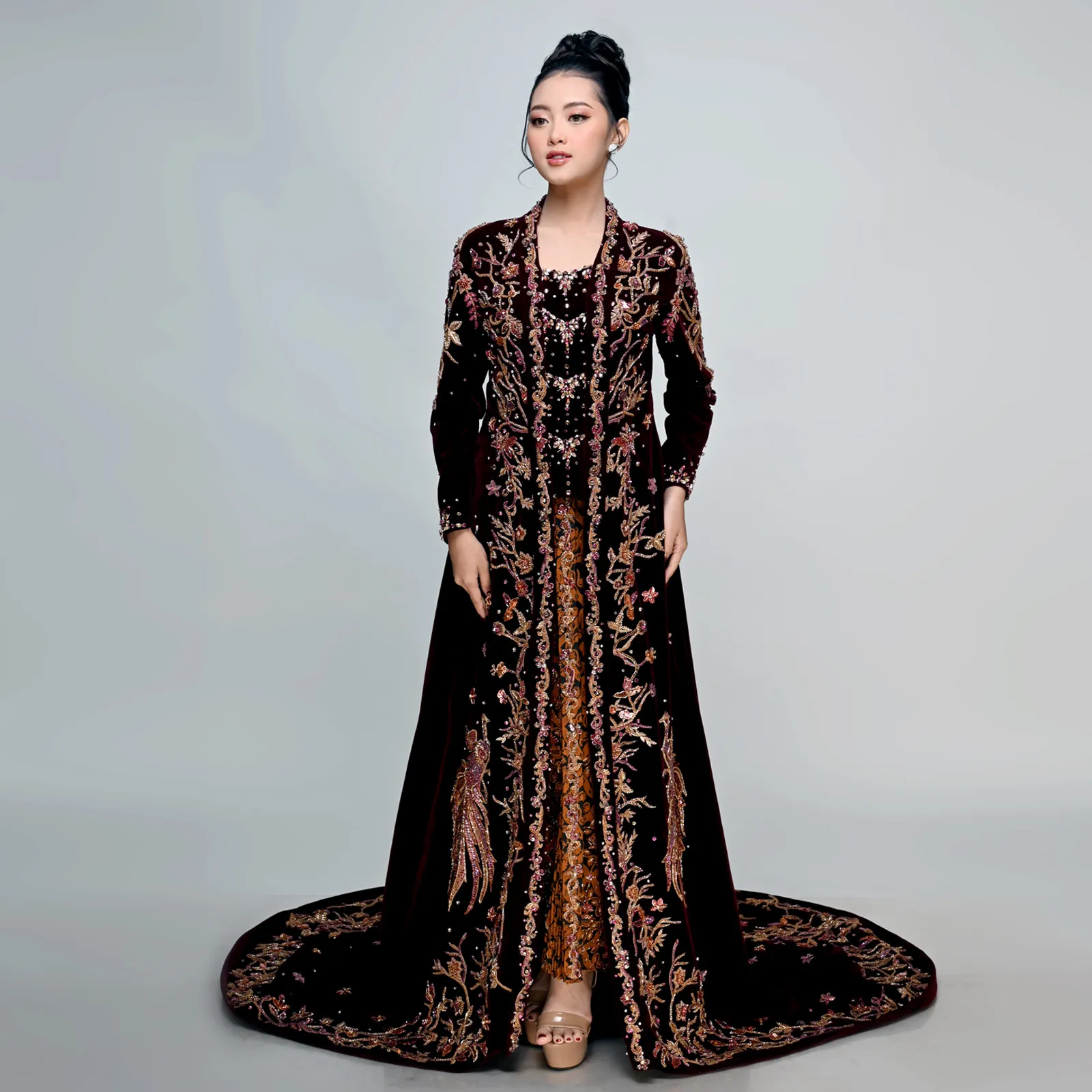 (KE-150) Kebaya Pengantin Bludru Burgundy