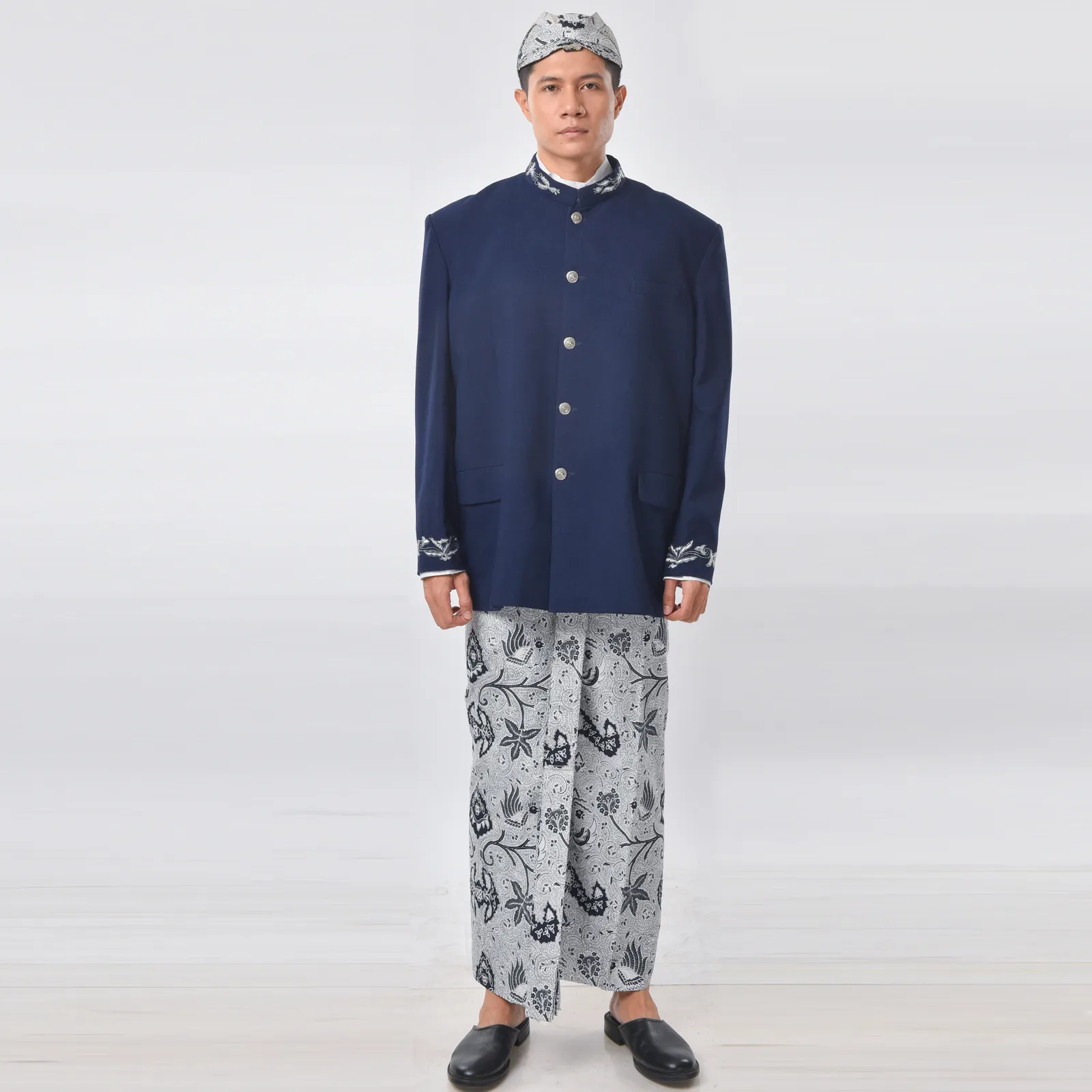 (ATS-003) Beskap Biru Dongker Tua Bordir