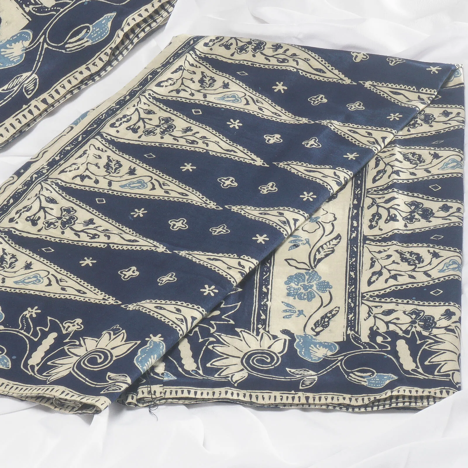 (KAT-006) Kain Betawi Sawitan Biru