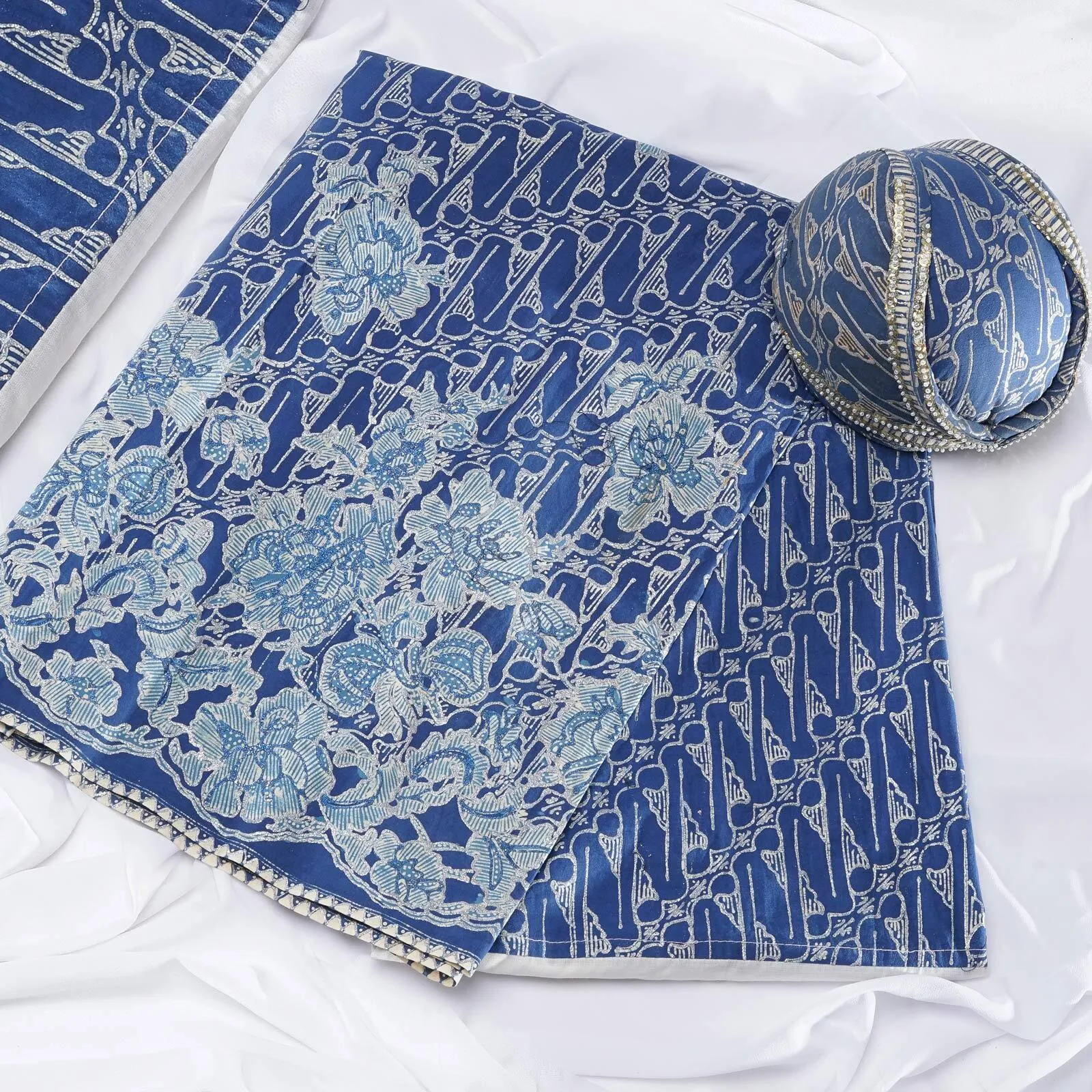 (KAM-042) Kain Pengantin Sunda Lereng Biru Reni (Akad)