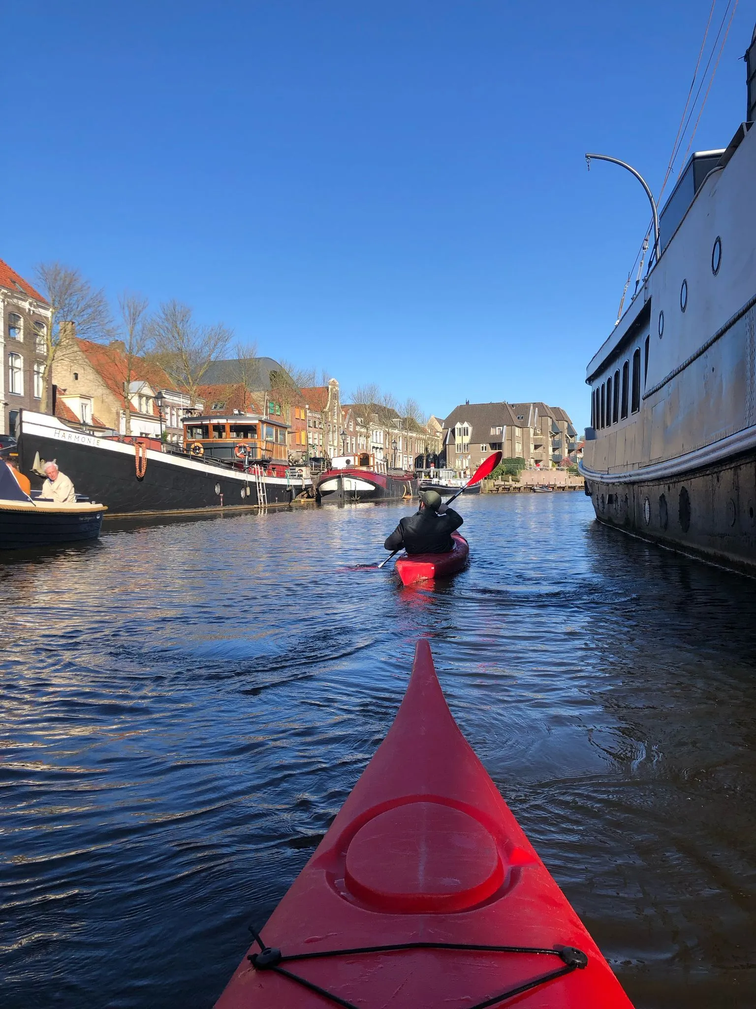 kajak en kano in de stadsgracht van Zwolle.