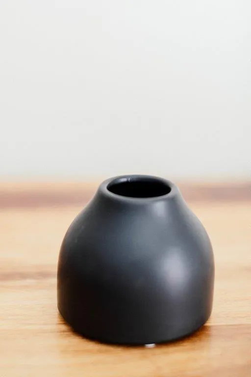Bl002 Black Dome Ceramic Pot 9cm
