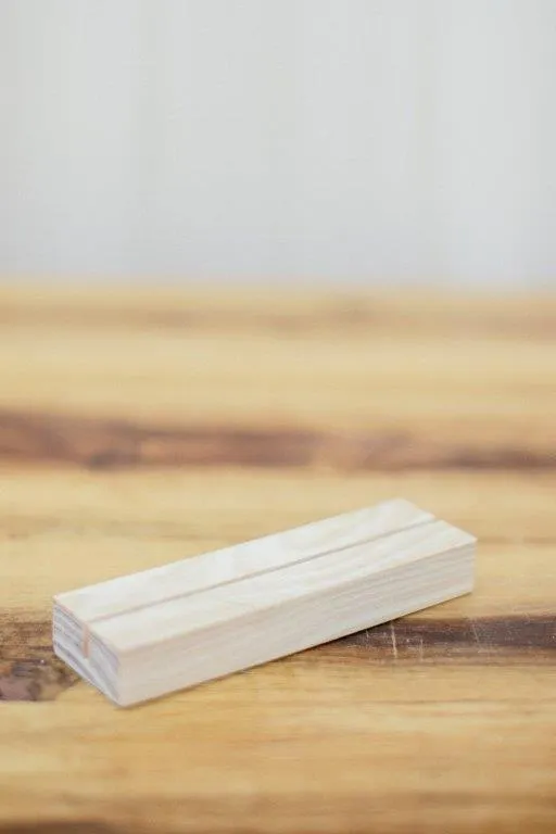 Na023 Wooden Sign Stand A5