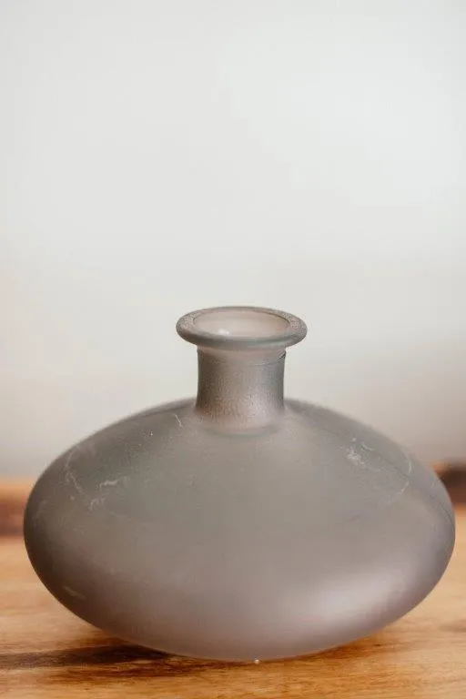 Bl007 Frosted Black Glass Vase Round 16x22cm