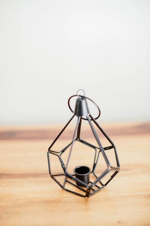 Bl020 Black Geometric Wire Candle Holder Small 15x12cm