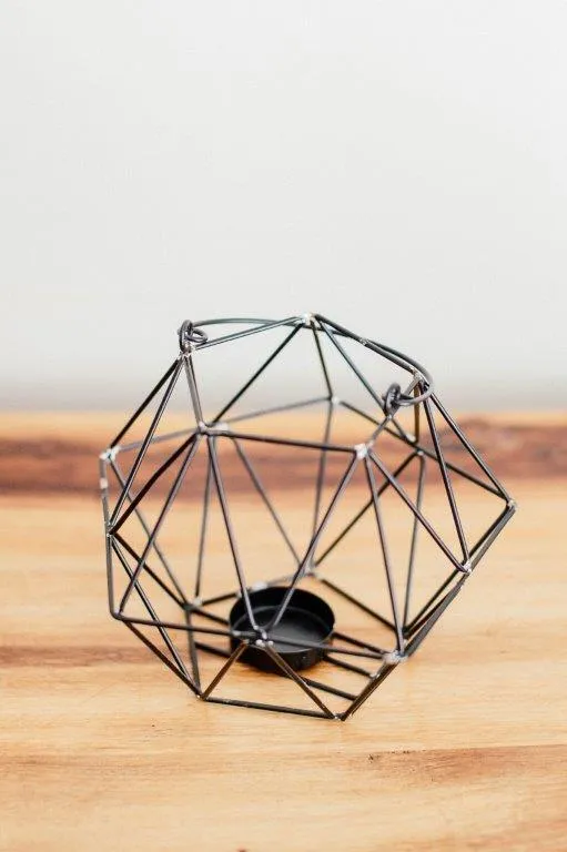 Bl019 Black Geometric Wire Candle Holder 15x23cm