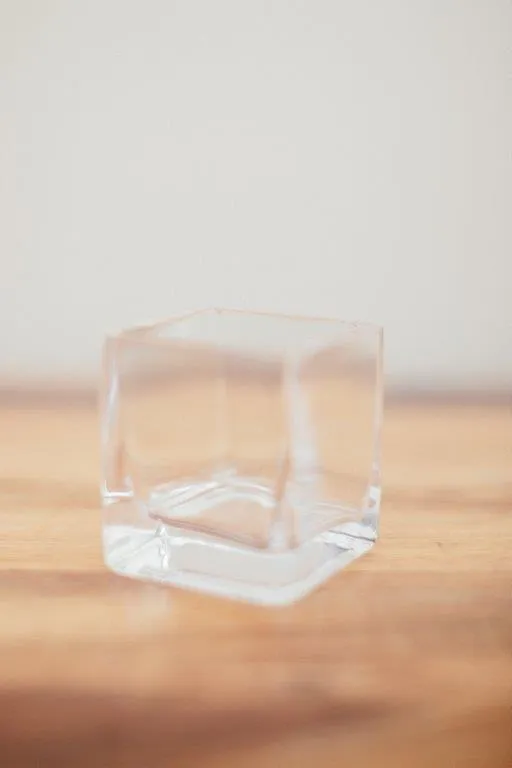 Gl036 Glass Cube Vase Small 7x6cm