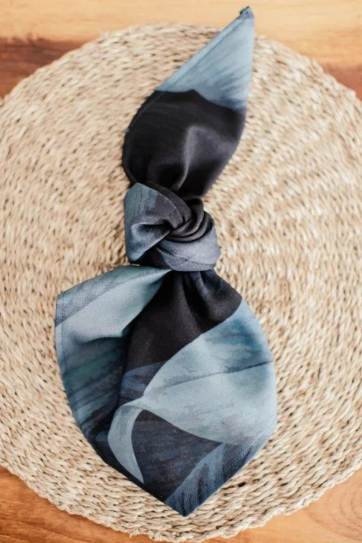 Np013 Black with Flower detail 45x43cm