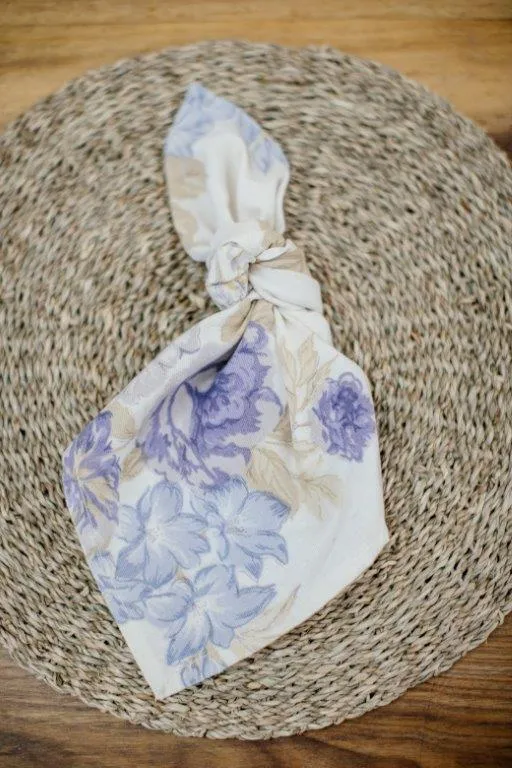 Np007 Beige with blue flower motive 