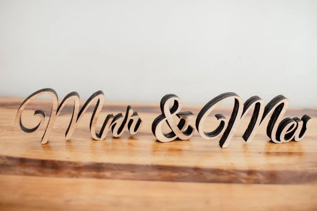 Na012 Wooden Mnr & Mev Small 11cm