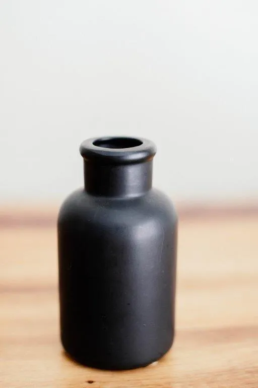 Bl005 Black Bottle Ceramic 14cm