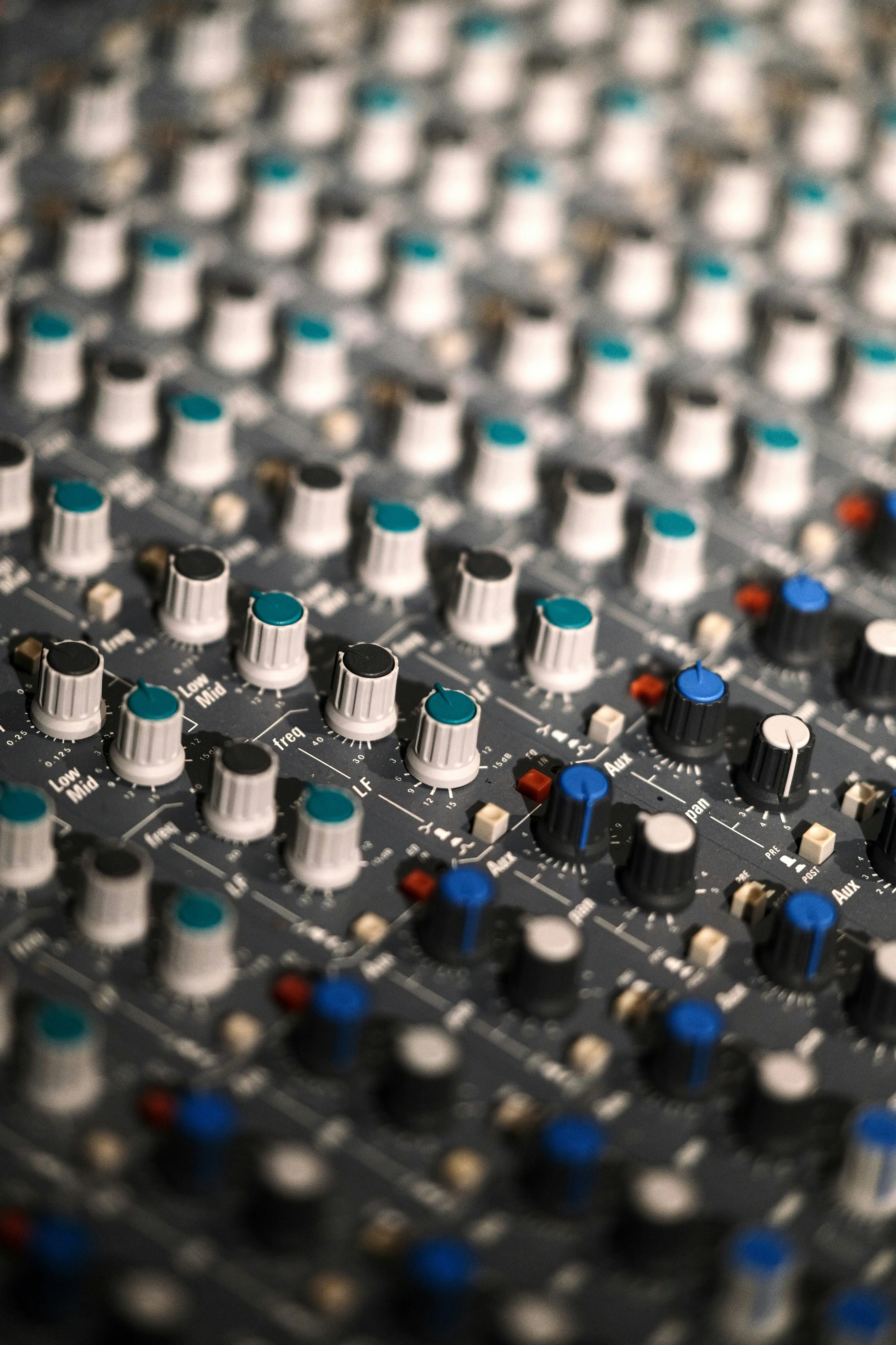 Mixing desk