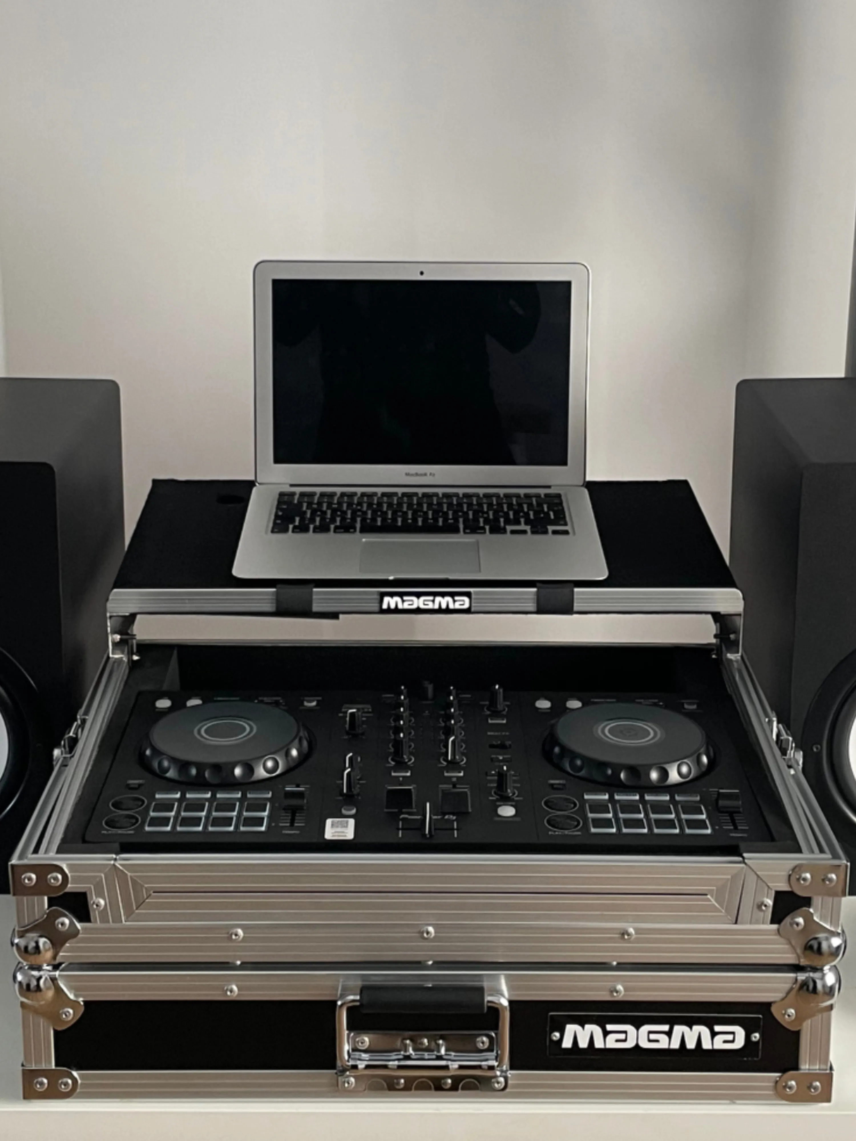 DJ Controller inkl. Flightcase