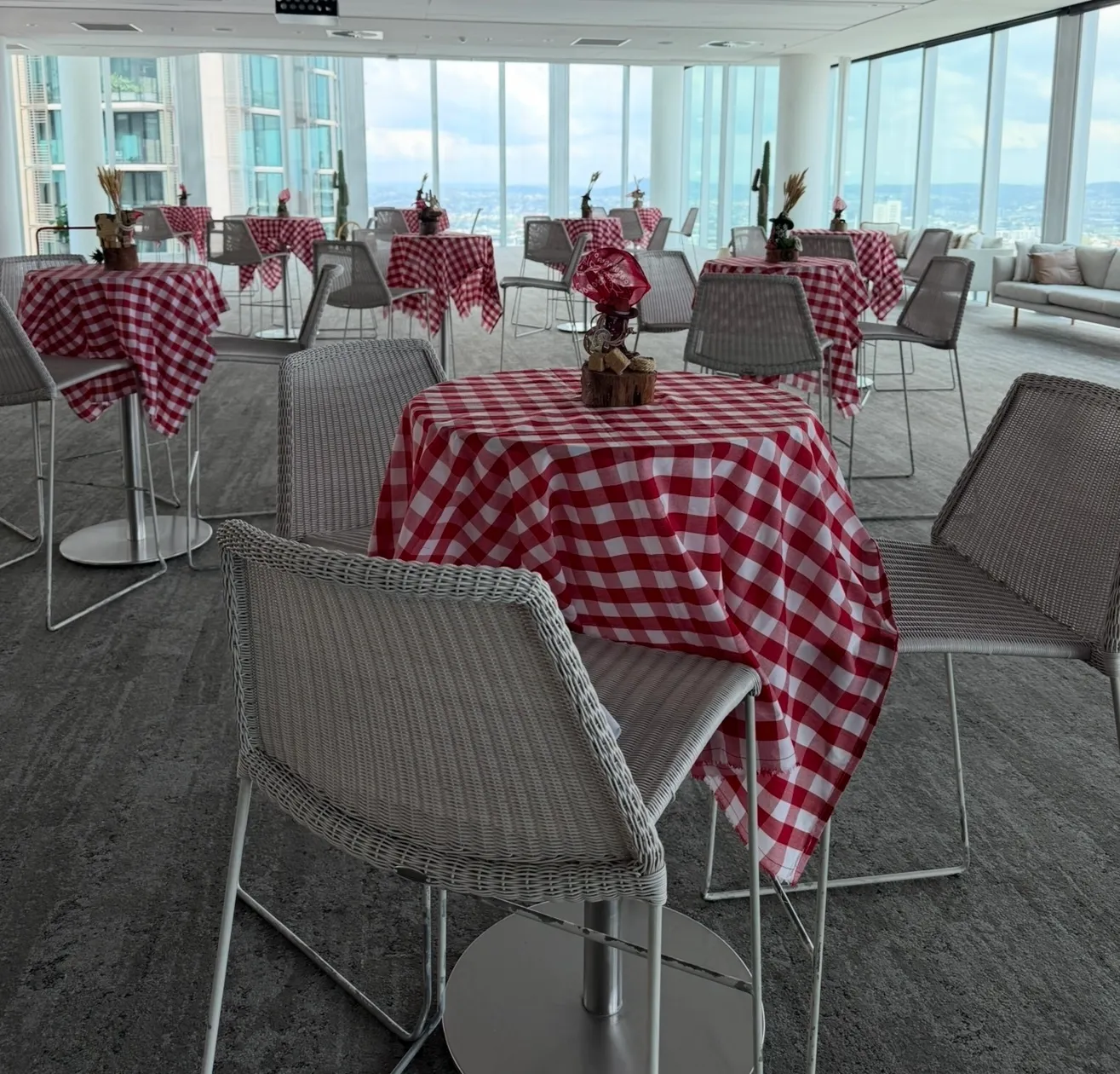 Checkered tablecloths