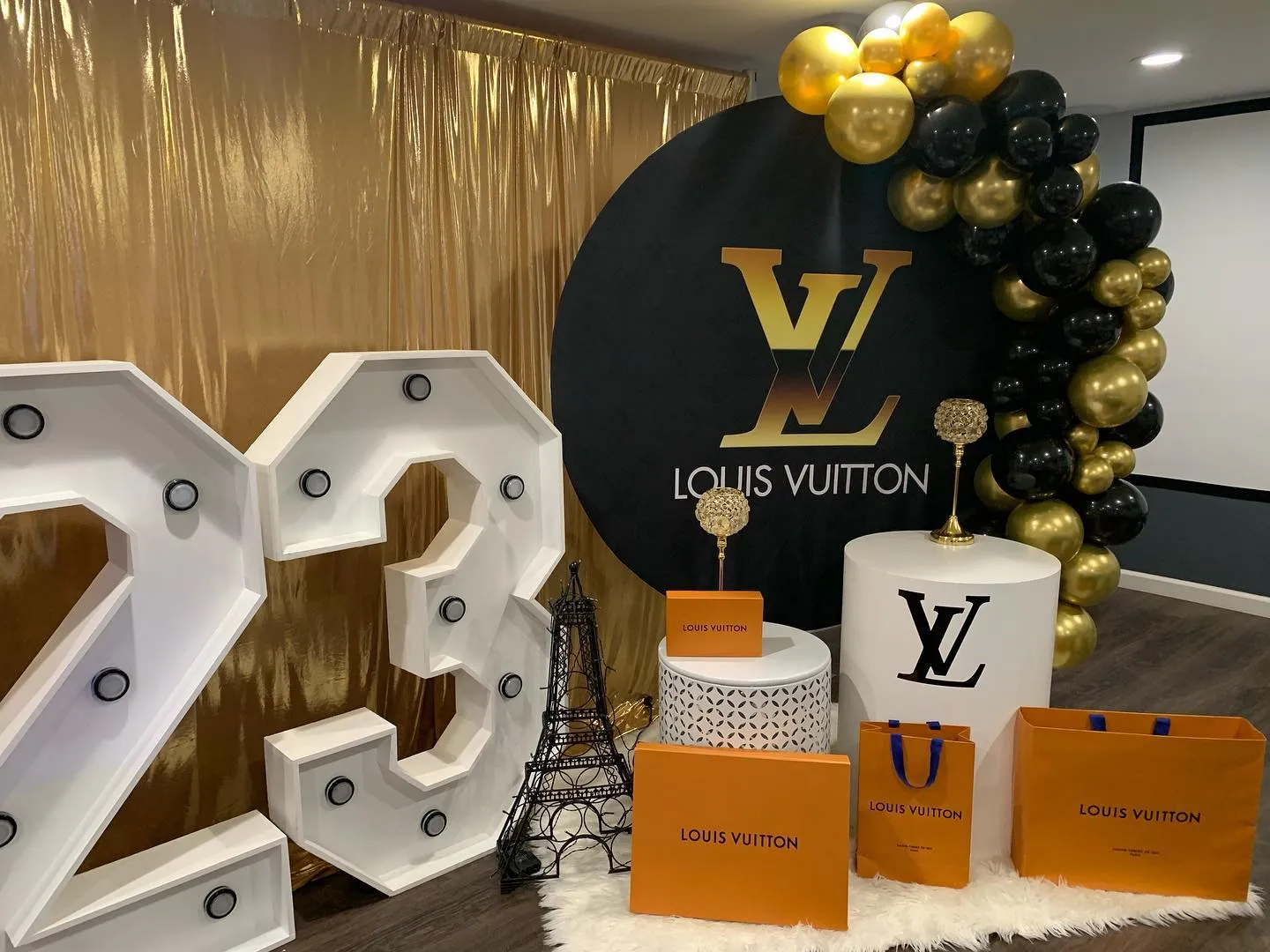 LV Round Backdrop 