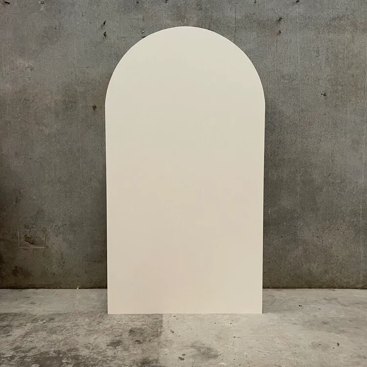 7ft Center Chiara Wall 