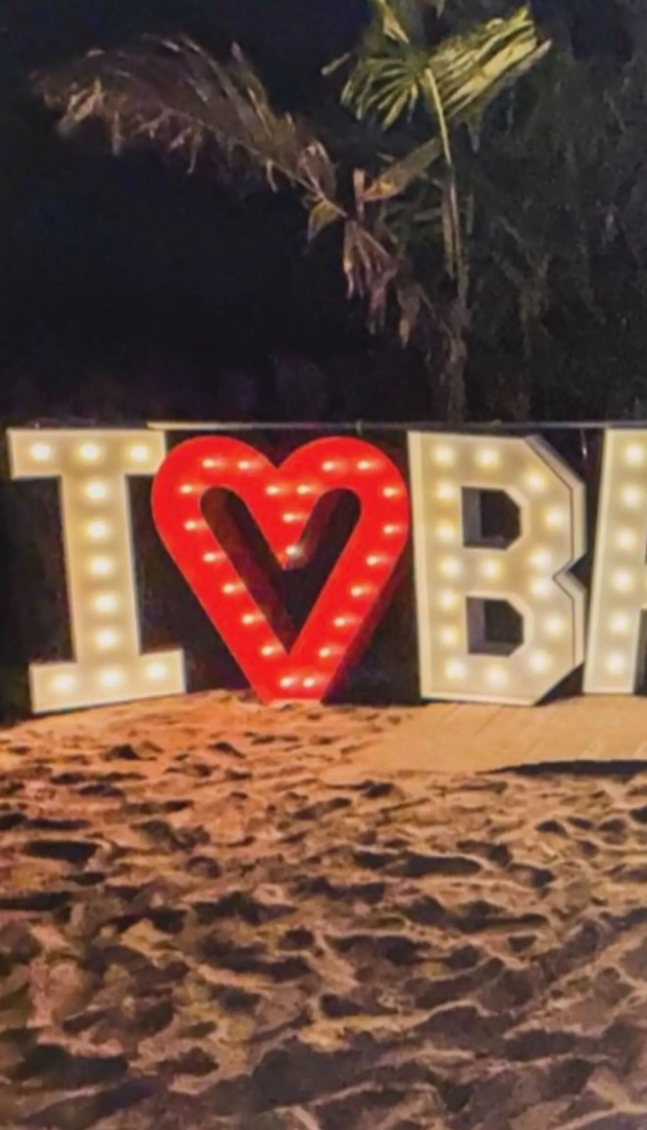 4FT Marquee Heart