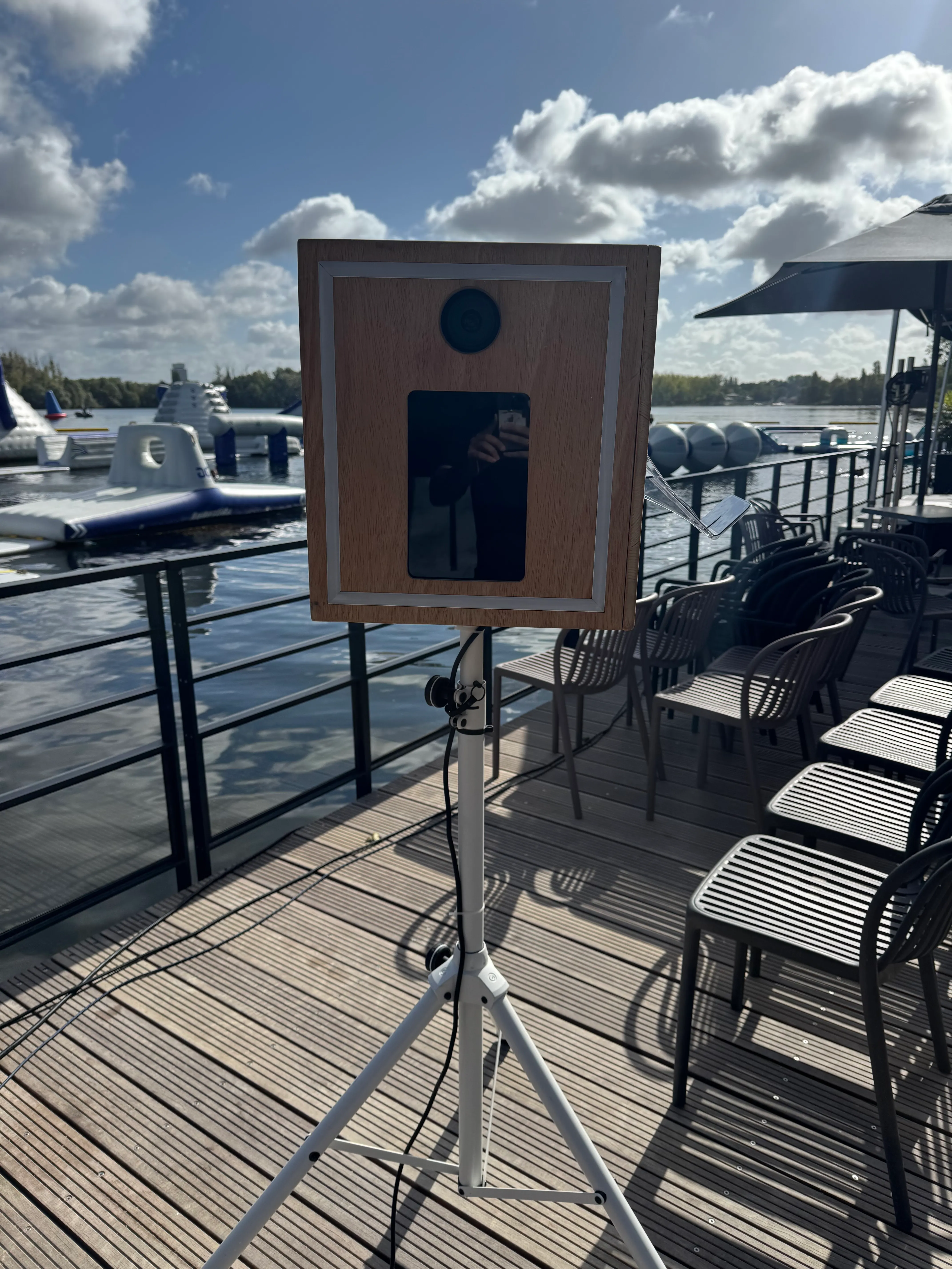 BORNE PHOTO (450 Tirages photos inclus) + Design contour photo