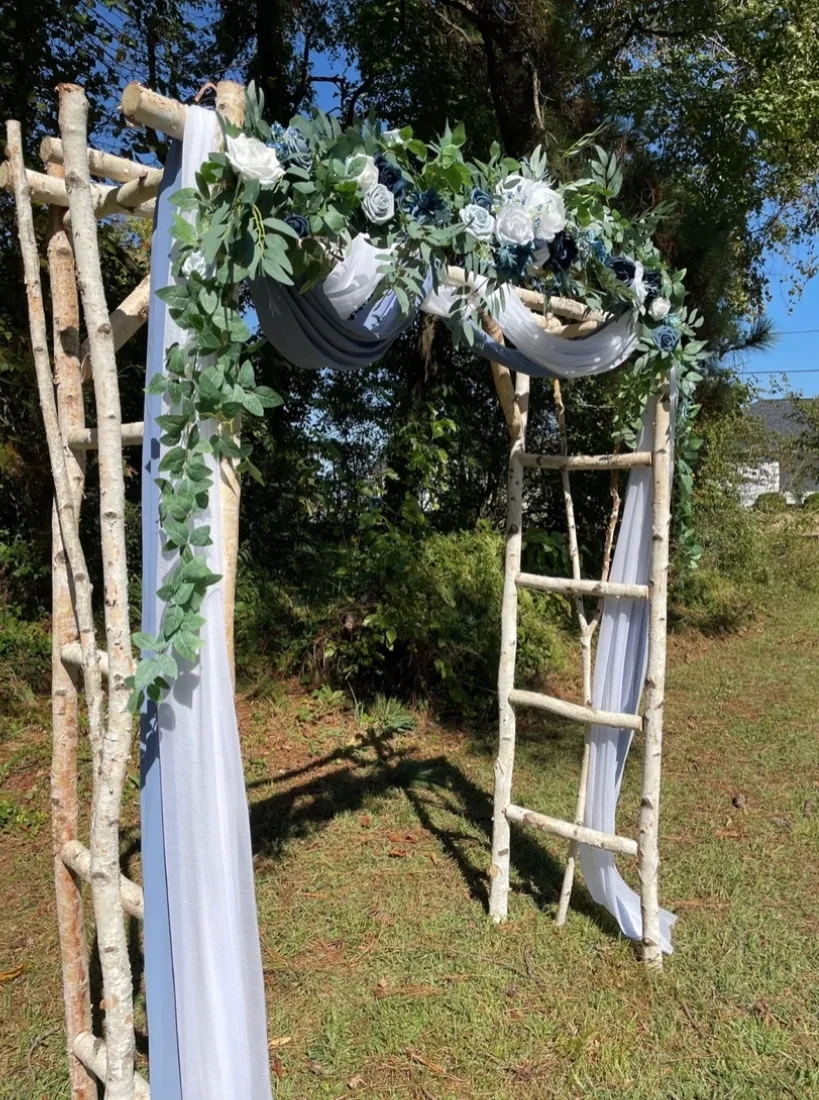 9.5’ Ling’s Dusty Blue Arch Garland 