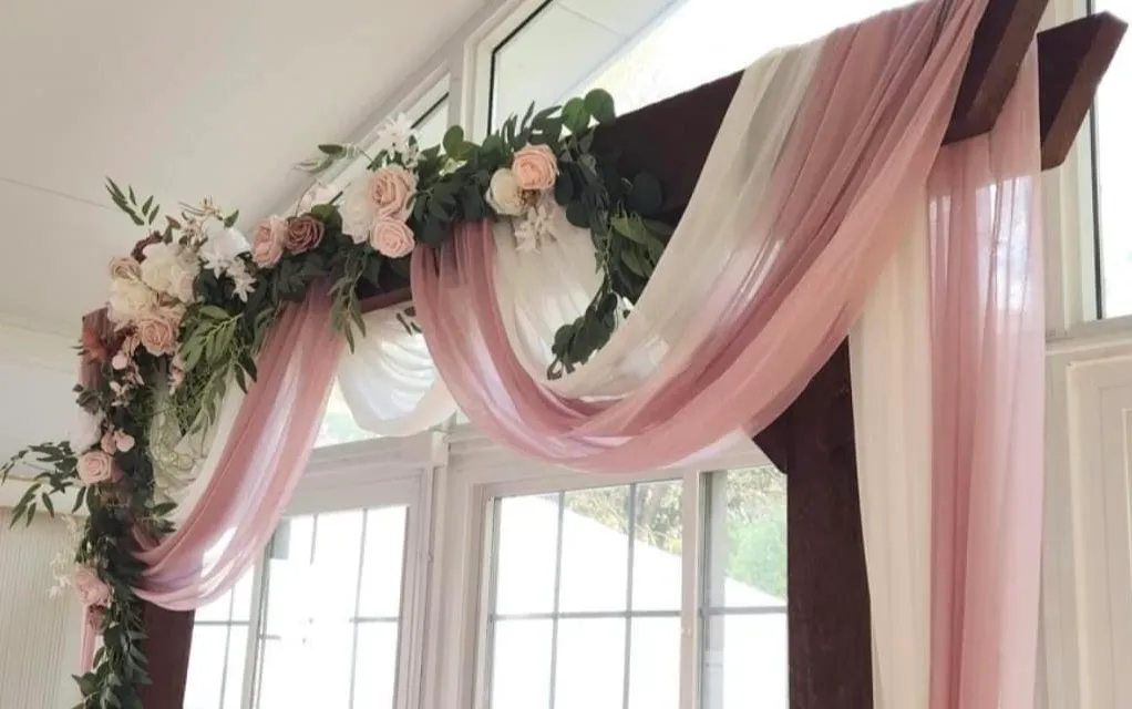 9.5’ Ling’s Moments Arch Garland in Dusty Rose