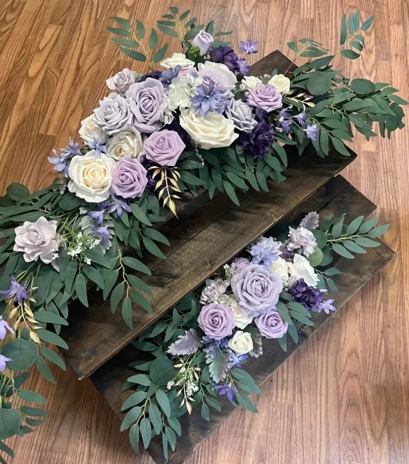 Ling’s Moments Arch Flowers in Lilac