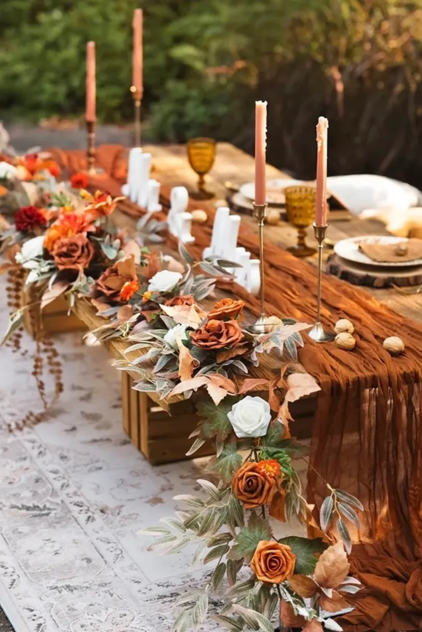 Ling’s Moments 9’ Head Table Garland in Burnt Orange & Scarlet