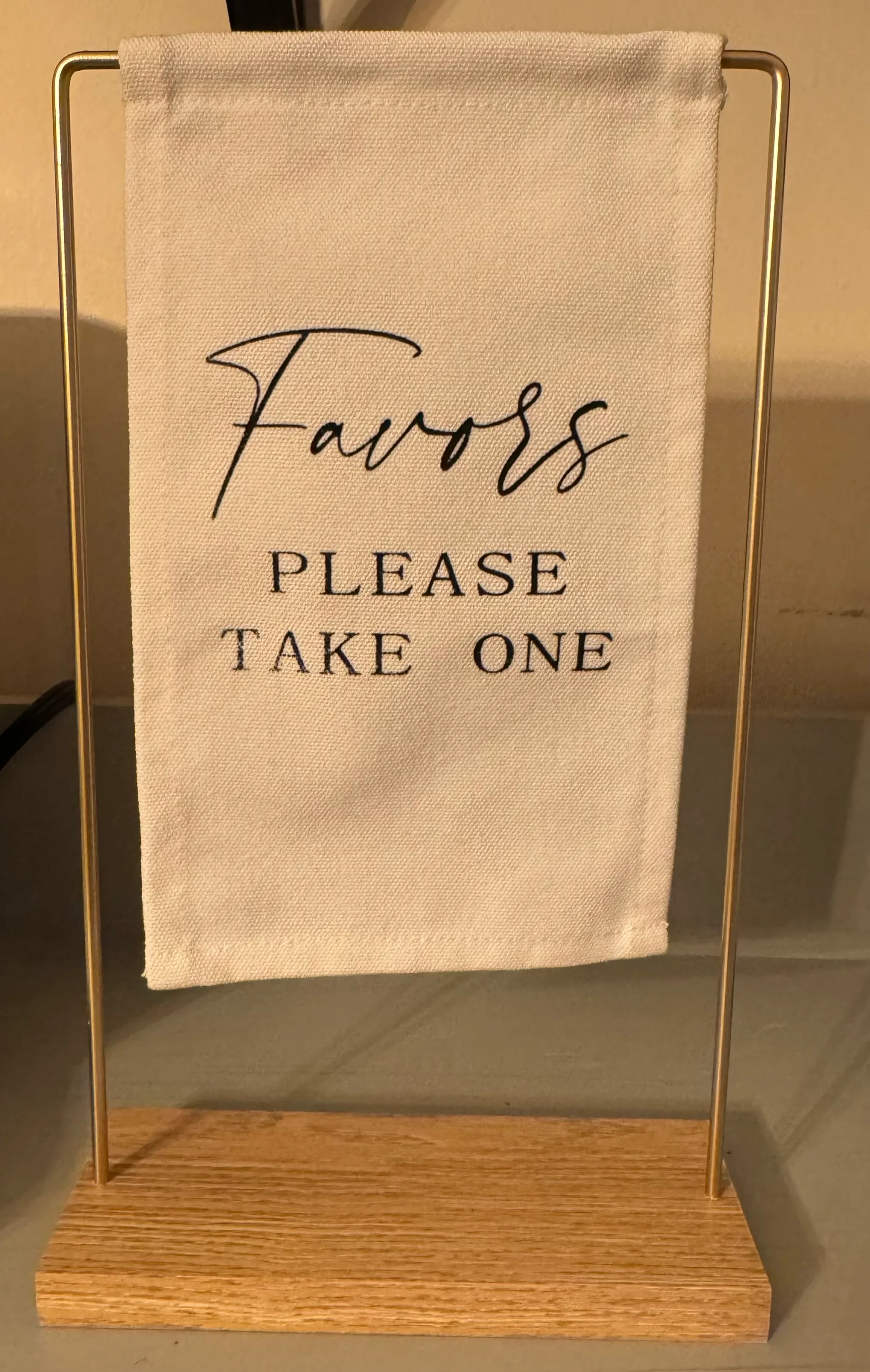 “Favors” Sign