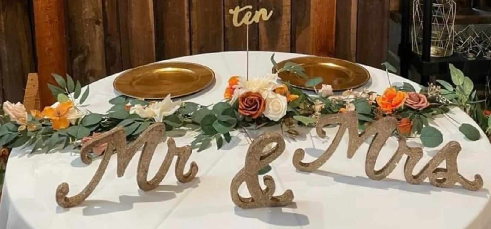 Gold Mr & Mrs (3-piece set)