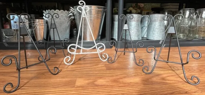 Various Small Metal Easels