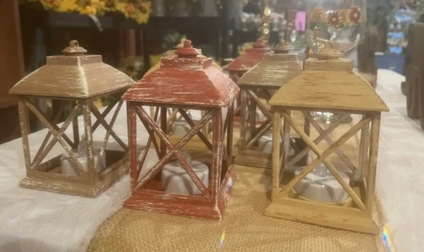 Small Lanterns with Tea Lights