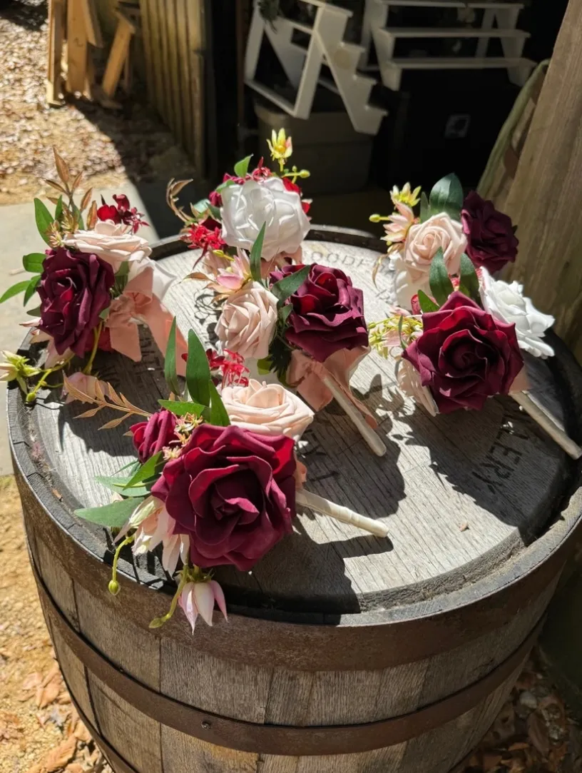 Ling’s Moments Romantic Marsala Mini Bouquets 