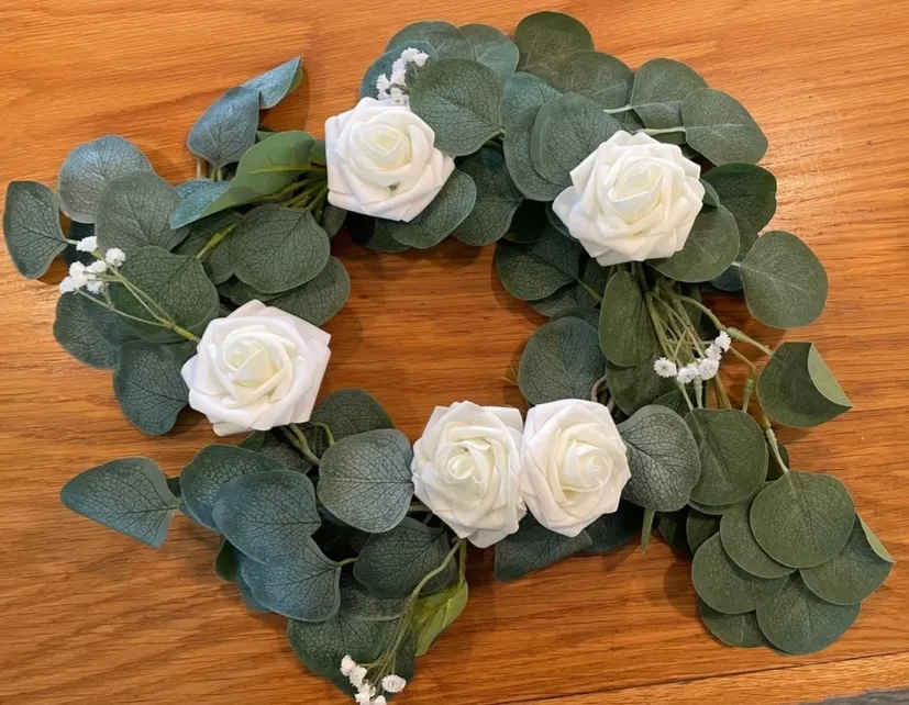 Ling’s Moments Wreath Centerpieces in White