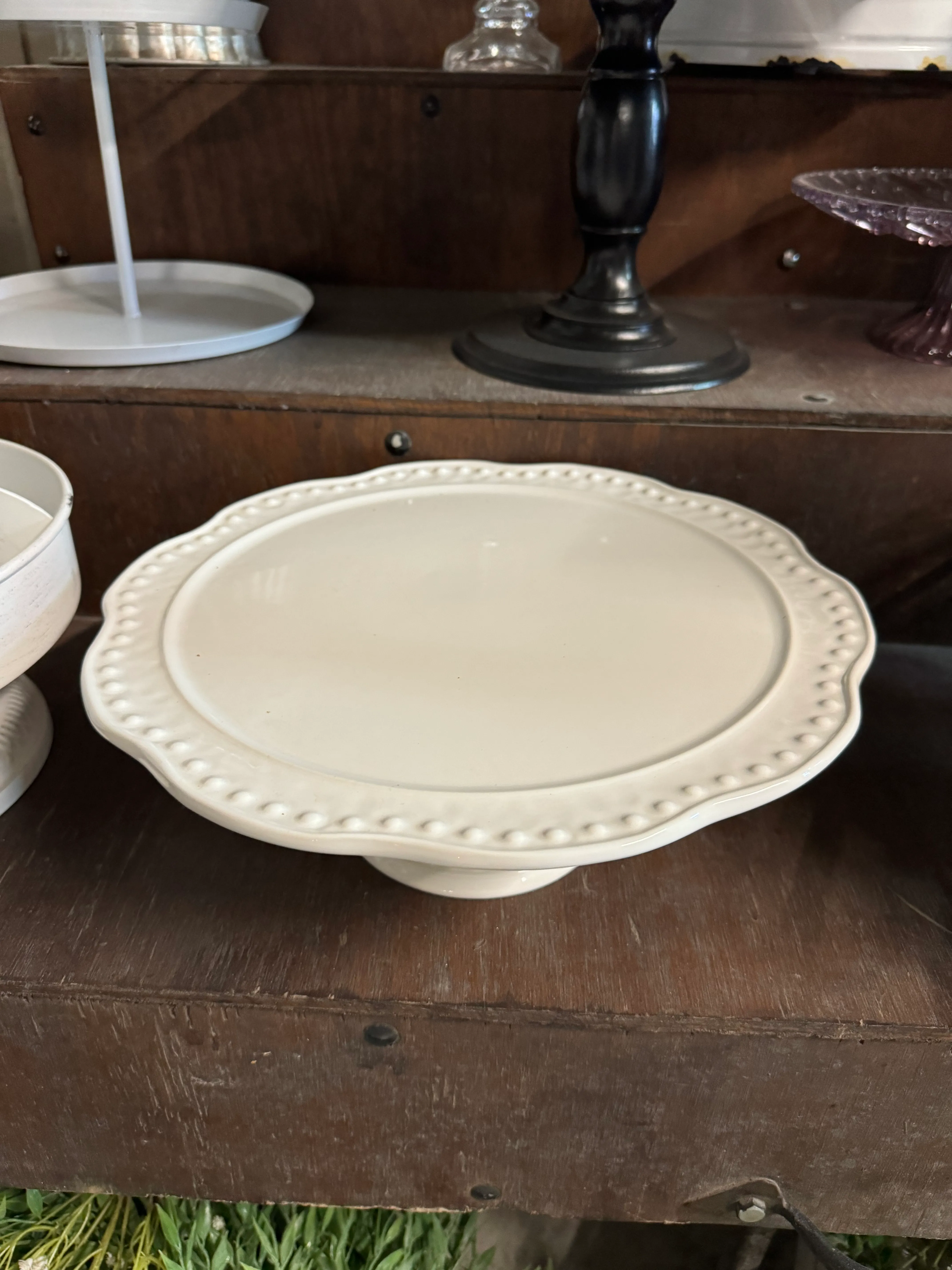 11-inch White Ceramic Cake Stand with Scalloped Beaded Edges