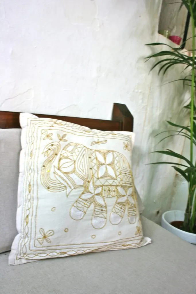 INDIAN CUSHION IVORY