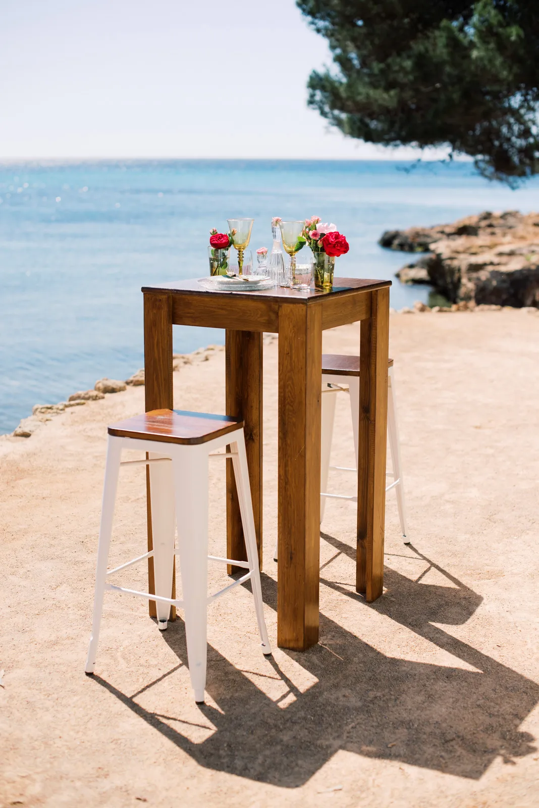 HIGH TABLE - WOODEN