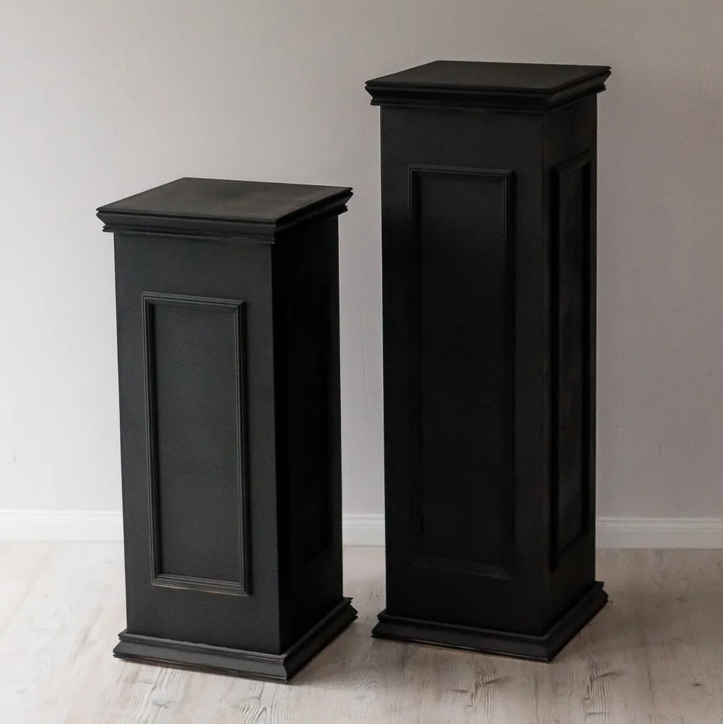 CLASSIC BLACK 100 cm plinth